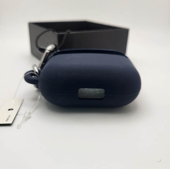 MICHAEL KORS Silicone Logo-embossed Apple AirPods Case NWT - Picture 5 of 9